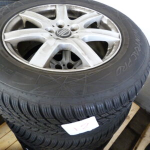 Banden set 235/65/17 winter Vredestein